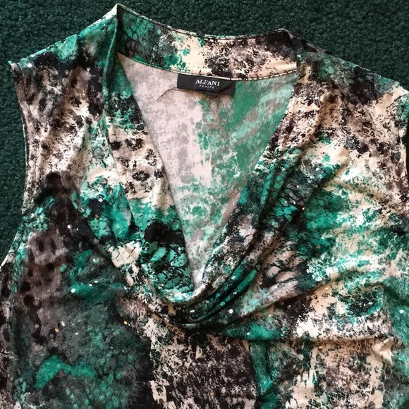 Top - Picture 2 of 2